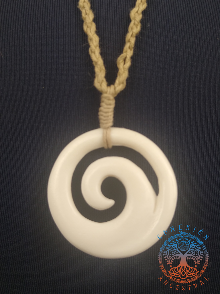 Amuleto Maorí  "Koru" (espiral)