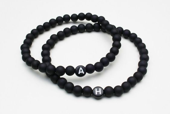 Pulseras Tú y Yo (Howlita y Onix con Inicial) - Imagen 3